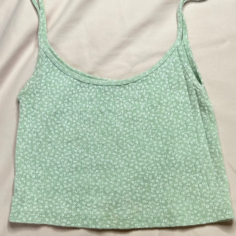 Brandy Melville Green Crop Camisole - Picture 1 of 3